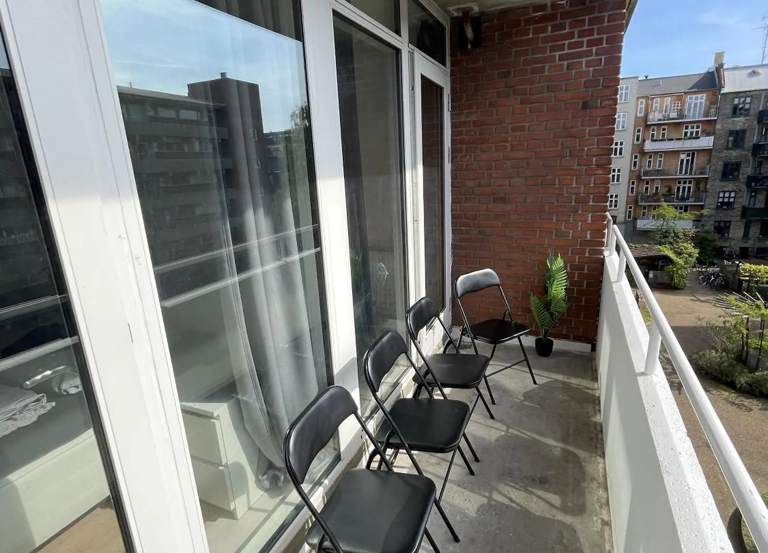 Central Copenhagen Apt With Balcony, Free Parking & Elevator Danmark